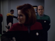 extant_StarTrek_VOY_5x19-TheFight_01464.jpg