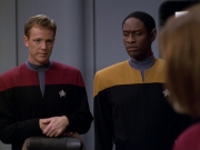 extant_StarTrek_VOY_5x19-TheFight_01513.jpg