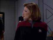 extant_StarTrek_VOY_5x19-TheFight_01515.jpg