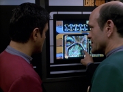 extant_StarTrek_VOY_5x19-TheFight_01558.jpg