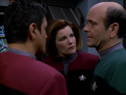extant_StarTrek_VOY_5x19-TheFight_01627.jpg