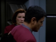 extant_StarTrek_VOY_5x19-TheFight_01633.jpg