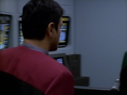extant_StarTrek_VOY_5x19-TheFight_01635.jpg