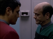 extant_StarTrek_VOY_5x19-TheFight_01640.jpg