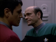 extant_StarTrek_VOY_5x19-TheFight_01642.jpg