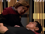 extant_StarTrek_VOY_5x19-TheFight_02023.jpg
