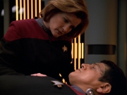 extant_StarTrek_VOY_5x19-TheFight_02028.jpg