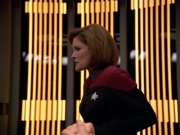 extant_StarTrek_VOY_5x19-TheFight_02039.jpg