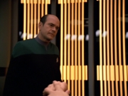 extant_StarTrek_VOY_5x19-TheFight_02041.jpg