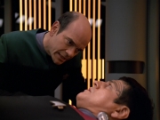 extant_StarTrek_VOY_5x19-TheFight_02045.jpg
