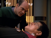 extant_StarTrek_VOY_5x19-TheFight_02064.jpg