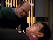 extant_StarTrek_VOY_5x19-TheFight_02065.jpg