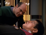 extant_StarTrek_VOY_5x19-TheFight_02067.jpg