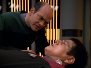 extant_StarTrek_VOY_5x19-TheFight_02068.jpg