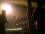 extant_StarTrek_VOY_5x19-TheFight_02136.jpg