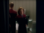 extant_StarTrek_VOY_5x19-TheFight_02308.jpg