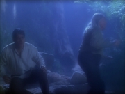 extant_StarTrek_VOY_5x19-TheFight_02660.jpg
