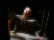 extant_StarTrek_VOY_5x19-TheFight_02706.jpg