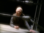 extant_StarTrek_VOY_5x19-TheFight_02731.jpg