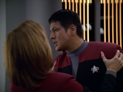 Filename=extant_StarTrek_VOY_5x19-TheFight_03005.jpg
Filesize=176KiB
Dimensions=1200x900
Date added=Nov 21, 2019 extant_StarTrek_VOY_5x19-TheFight_03005.jpg