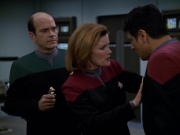Filename=extant_StarTrek_VOY_5x19-TheFight_03040.jpg
Filesize=144KiB
Dimensions=1200x900
Date added=Nov 21, 2019 extant_StarTrek_VOY_5x19-TheFight_03040.jpg