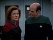 extant_StarTrek_VOY_5x19-TheFight_03133.jpg