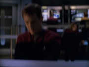 extant_StarTrek_VOY_5x19-TheFight_03187.jpg