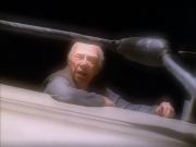 extant_StarTrek_VOY_5x19-TheFight_03276.jpg