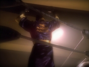 extant_StarTrek_VOY_5x19-TheFight_03278.jpg