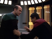 extant_StarTrek_VOY_5x19-TheFight_03458.jpg