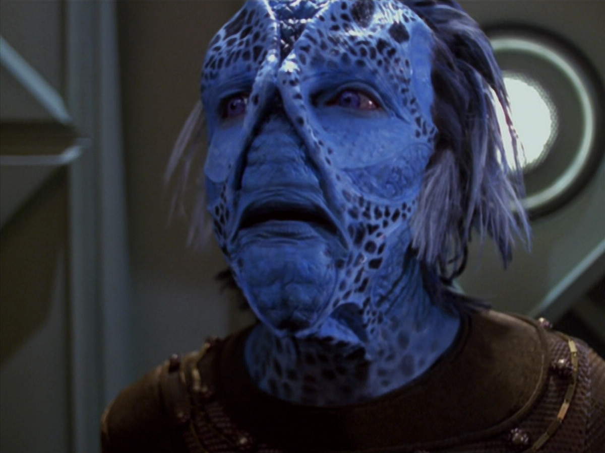 extant_StarTrek_VOY_5x20-ThinkTank_00020.jpg