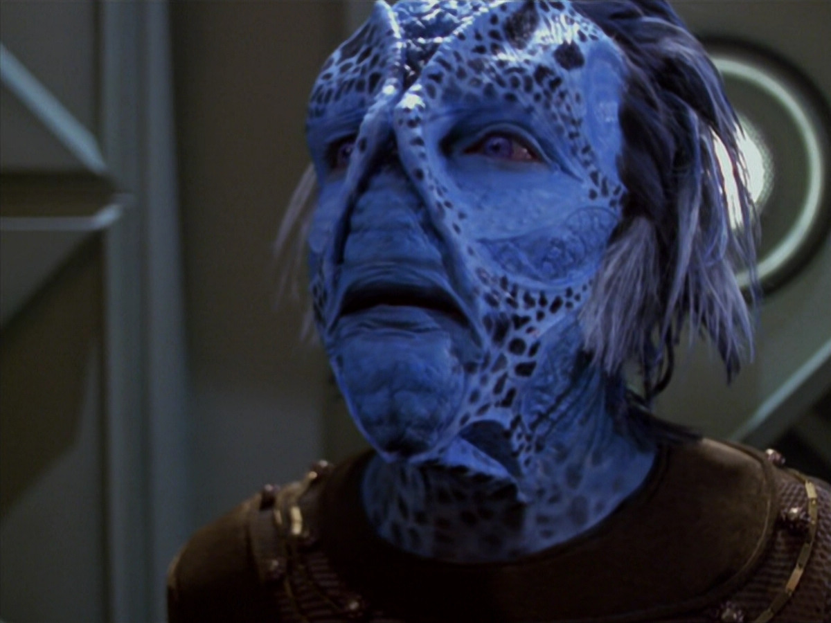 extant_StarTrek_VOY_5x20-ThinkTank_00021.jpg