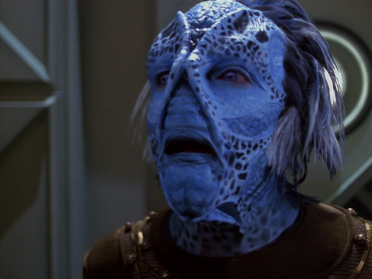 extant_StarTrek_VOY_5x20-ThinkTank_00022.jpg