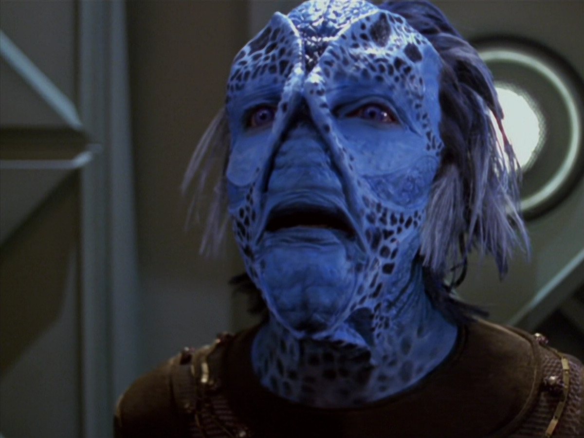 extant_StarTrek_VOY_5x20-ThinkTank_00023.jpg