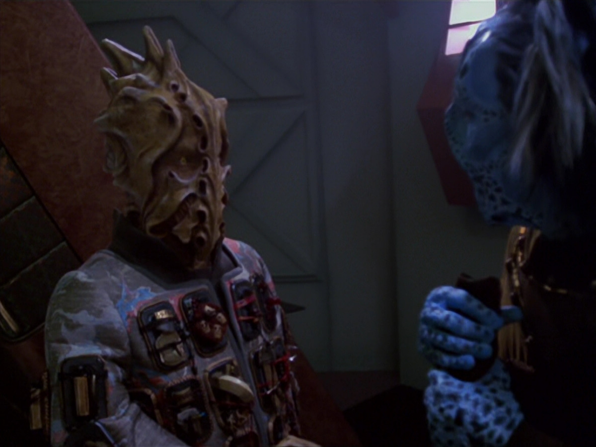 extant_StarTrek_VOY_5x20-ThinkTank_00063.jpg