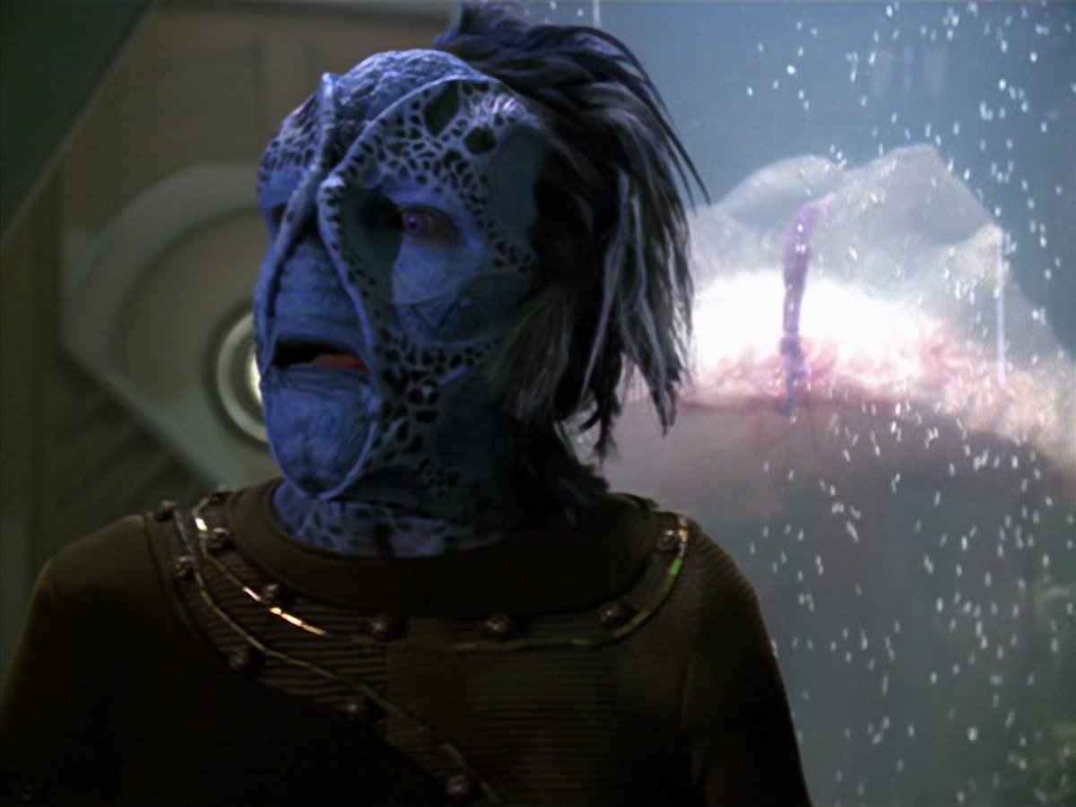 extant_StarTrek_VOY_5x20-ThinkTank_00065.jpg