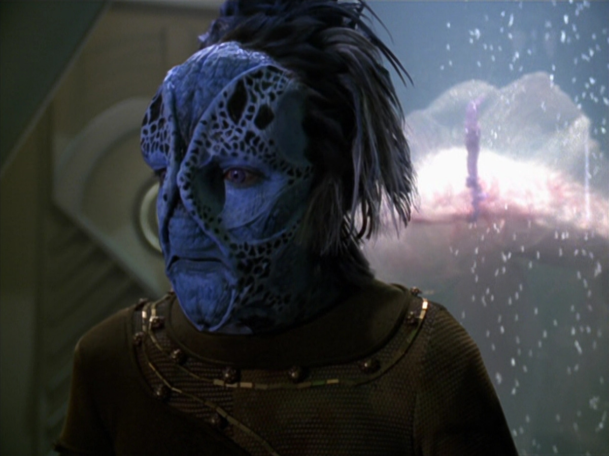 extant_StarTrek_VOY_5x20-ThinkTank_00067.jpg
