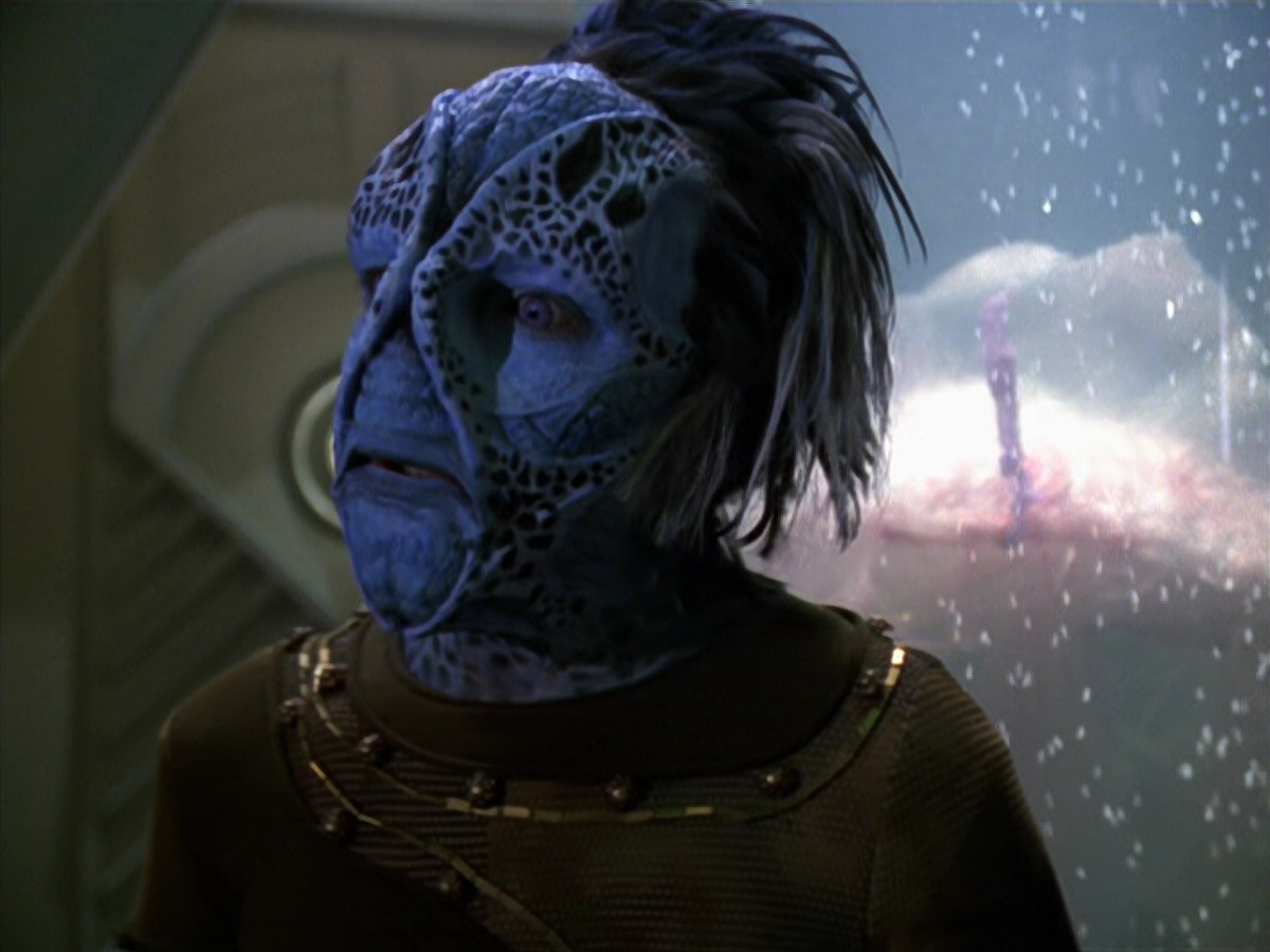 extant_StarTrek_VOY_5x20-ThinkTank_00069.jpg