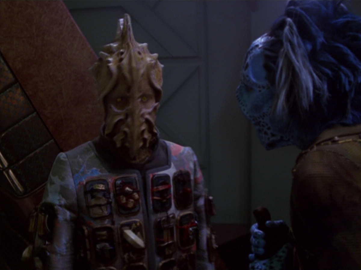 extant_StarTrek_VOY_5x20-ThinkTank_00072.jpg