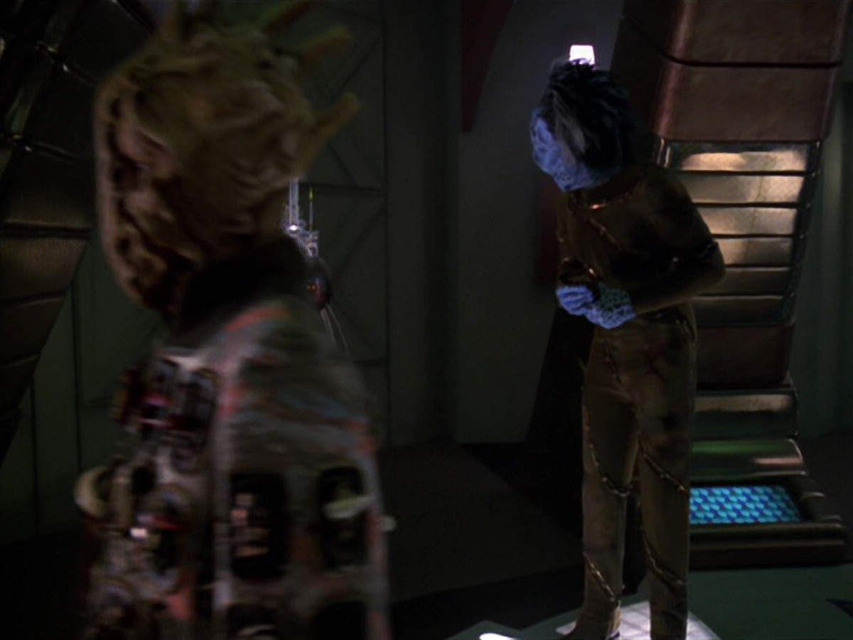 extant_StarTrek_VOY_5x20-ThinkTank_00080.jpg