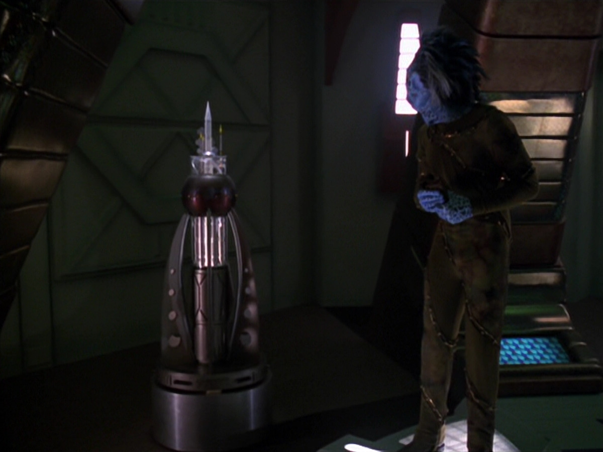 extant_StarTrek_VOY_5x20-ThinkTank_00081.jpg