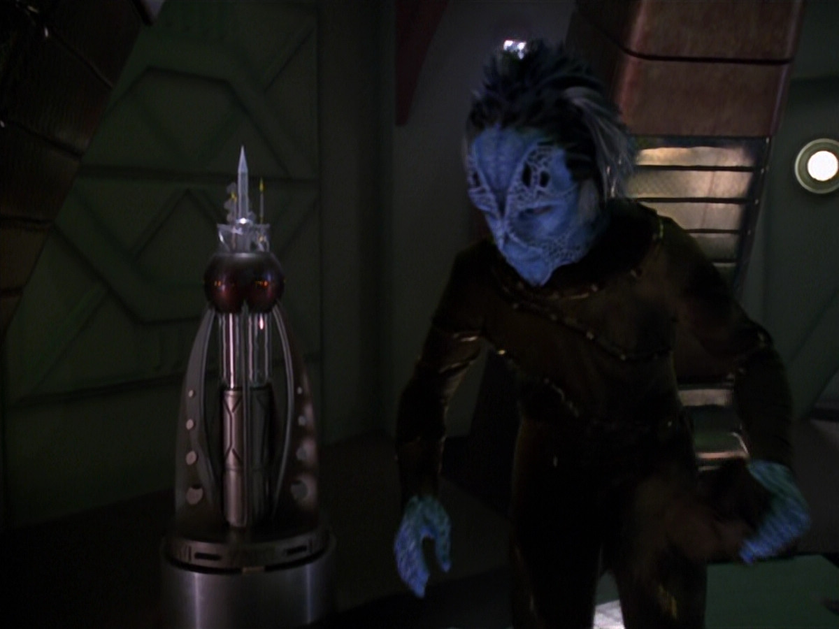extant_StarTrek_VOY_5x20-ThinkTank_00083.jpg