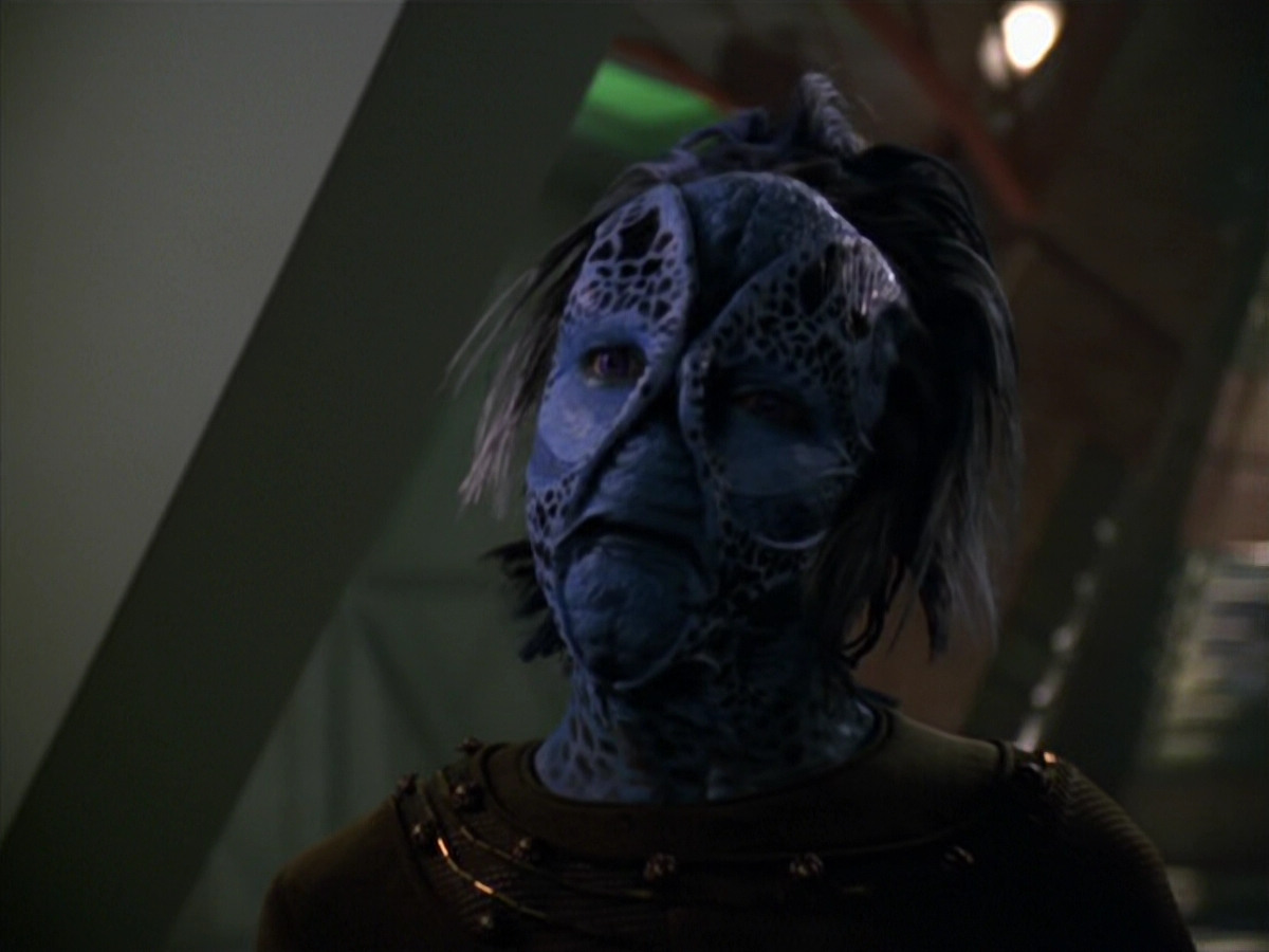 extant_StarTrek_VOY_5x20-ThinkTank_00103.jpg