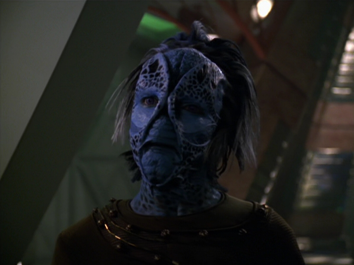 extant_StarTrek_VOY_5x20-ThinkTank_00104.jpg
