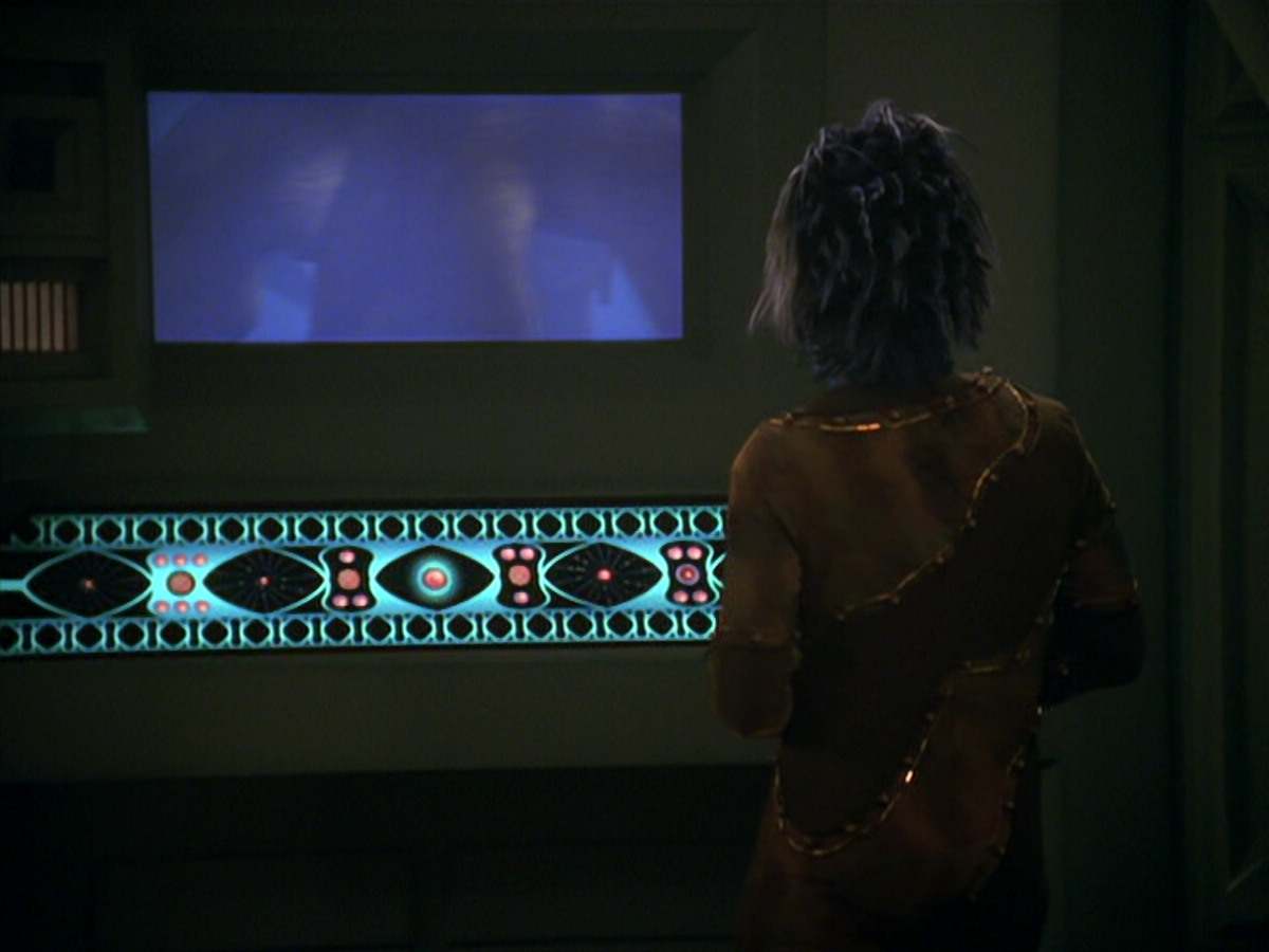 extant_StarTrek_VOY_5x20-ThinkTank_00105.jpg