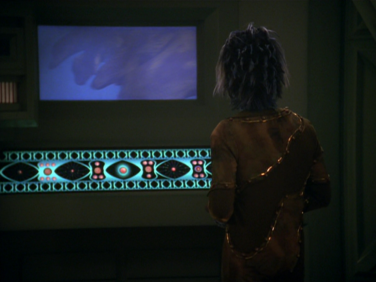 extant_StarTrek_VOY_5x20-ThinkTank_00108.jpg