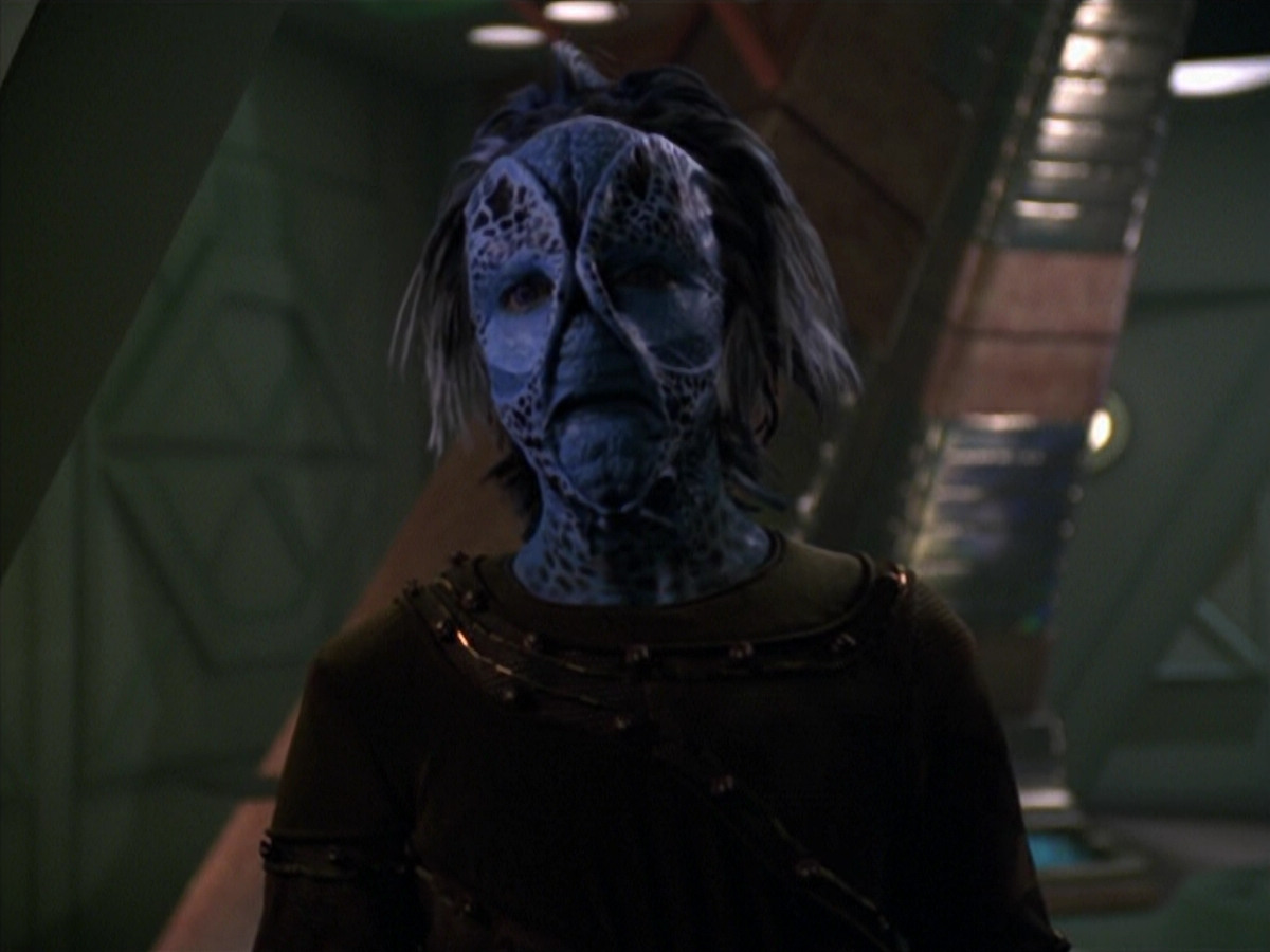 extant_StarTrek_VOY_5x20-ThinkTank_00110.jpg