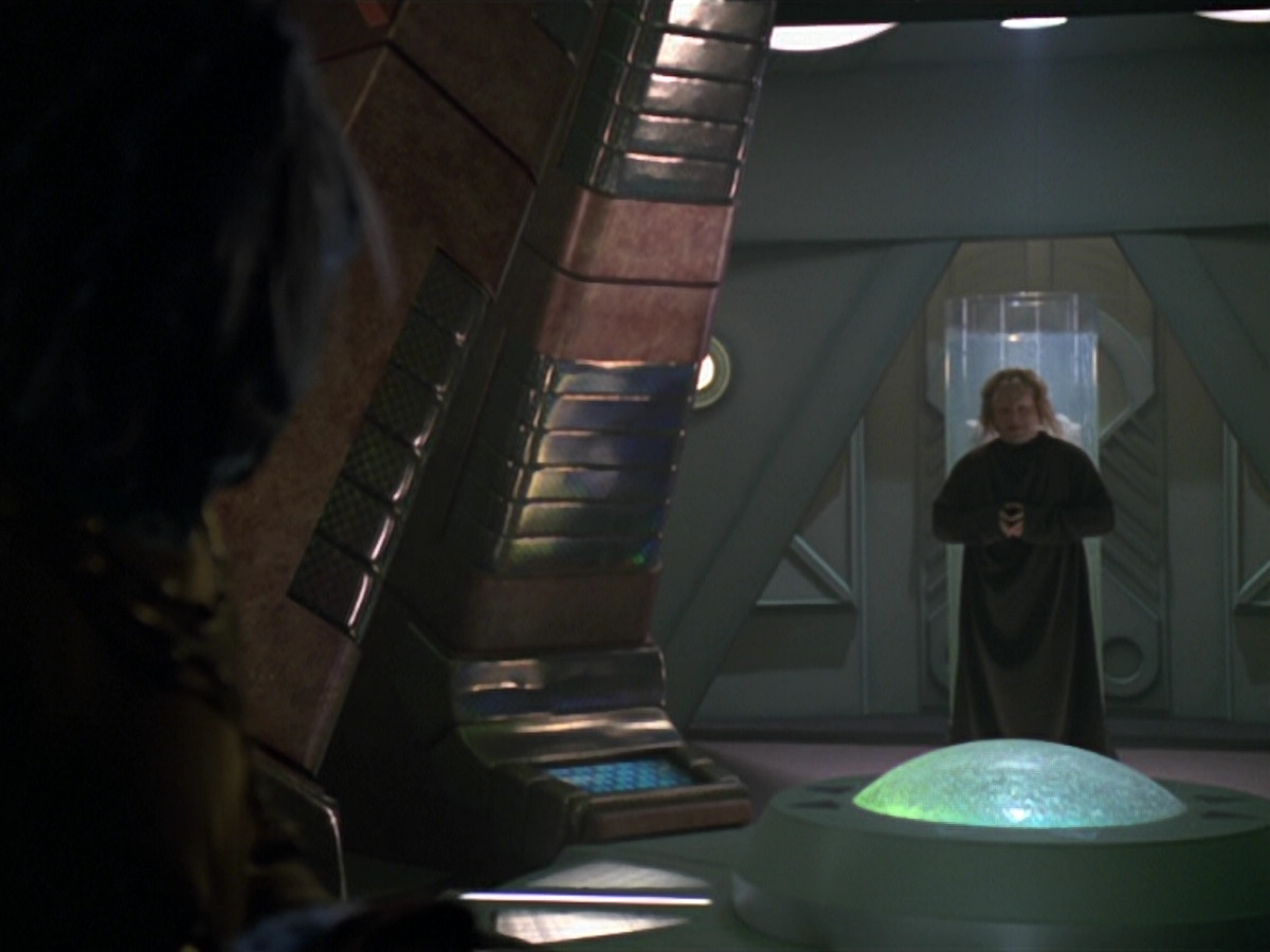extant_StarTrek_VOY_5x20-ThinkTank_00113.jpg