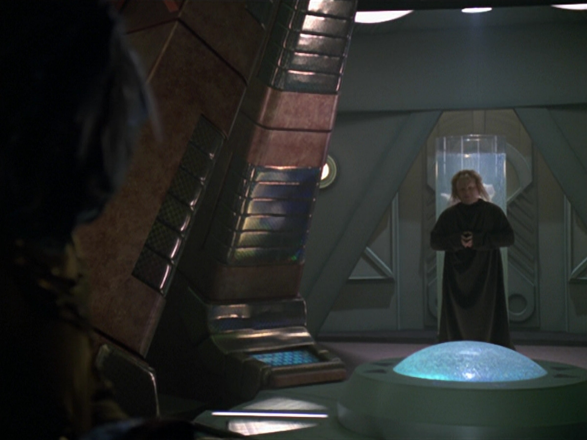 extant_StarTrek_VOY_5x20-ThinkTank_00116.jpg