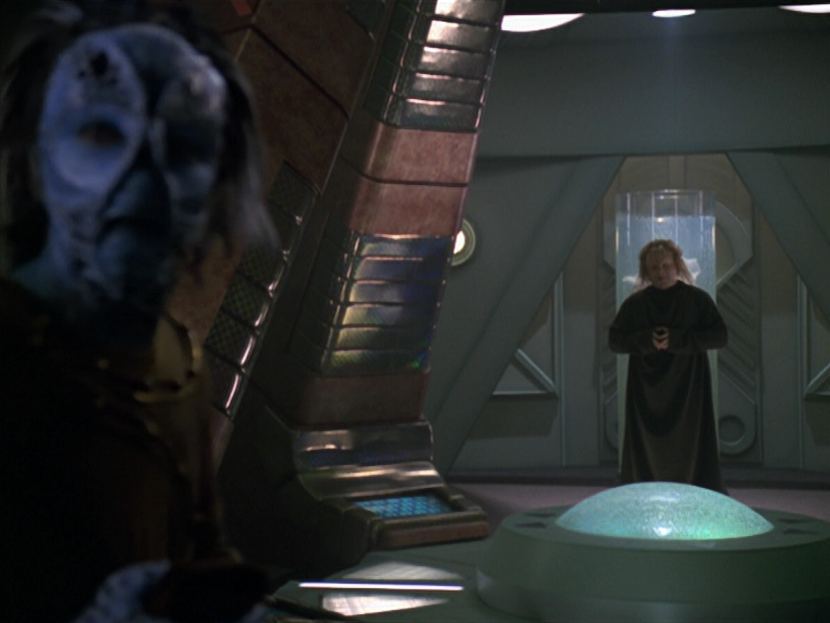 extant_StarTrek_VOY_5x20-ThinkTank_00118.jpg
